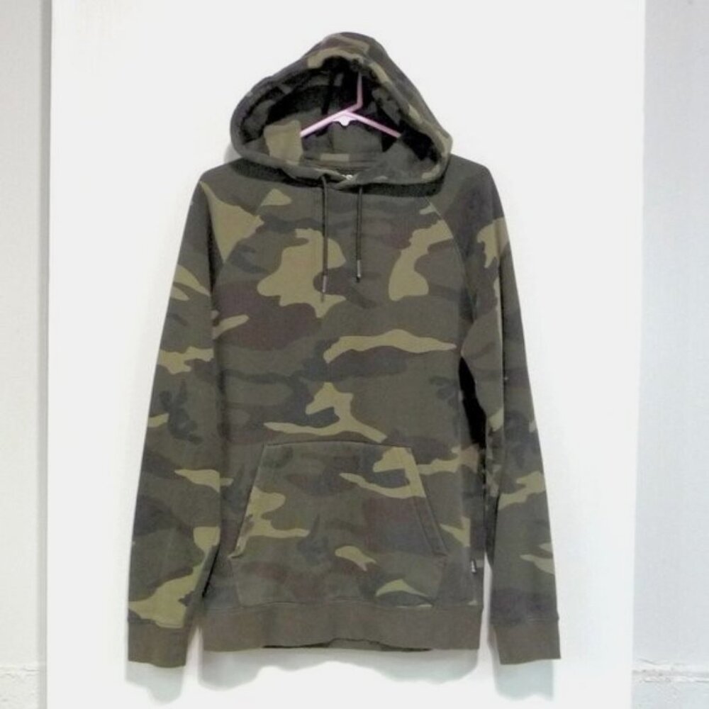 CAMO HOODIE SIZE MEDIUM GREEN